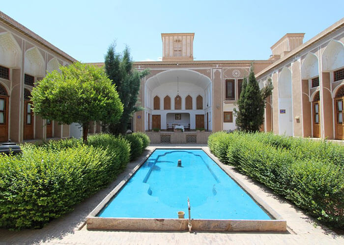 هتل سنتی لاله یزد ( خانه تاريخی گلشن ) 